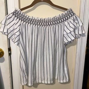 Off the shoulder American Eagle Top